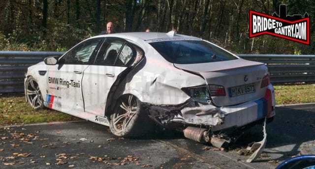 M5-ös BMW tört össze a Nordschleifén - fotó