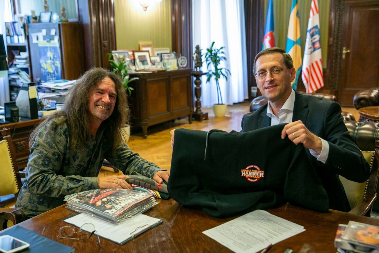 Varga Mihály interjút adott egy rock és heavy metal magazinnak