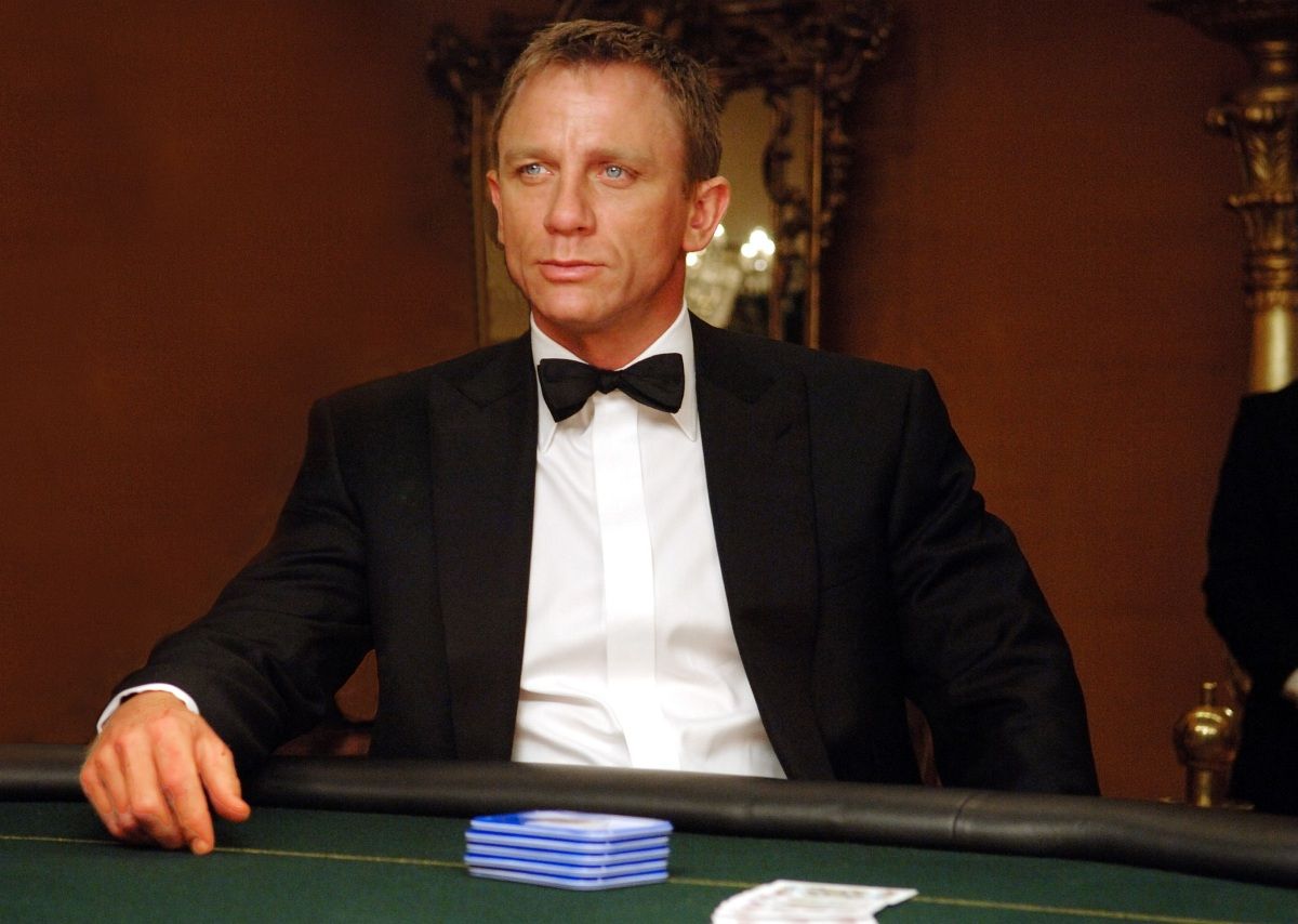 James Bond a feleségével lép fel a Broadwayen