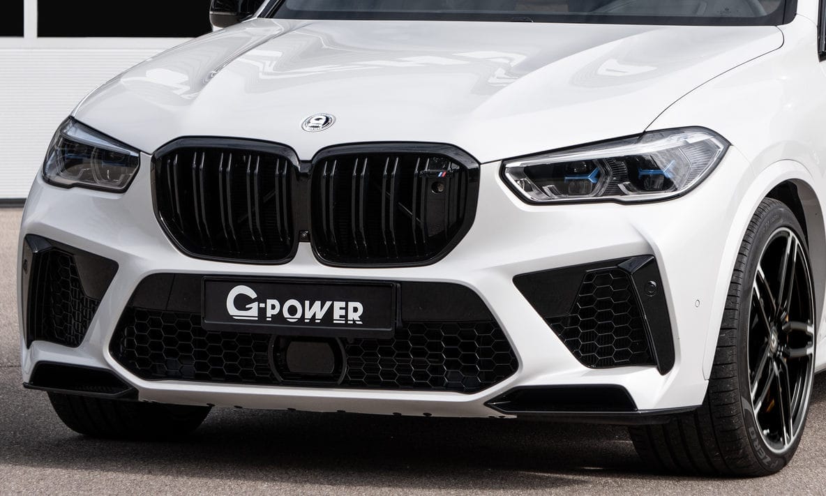 800 lóerős BMW X5 M érkezett