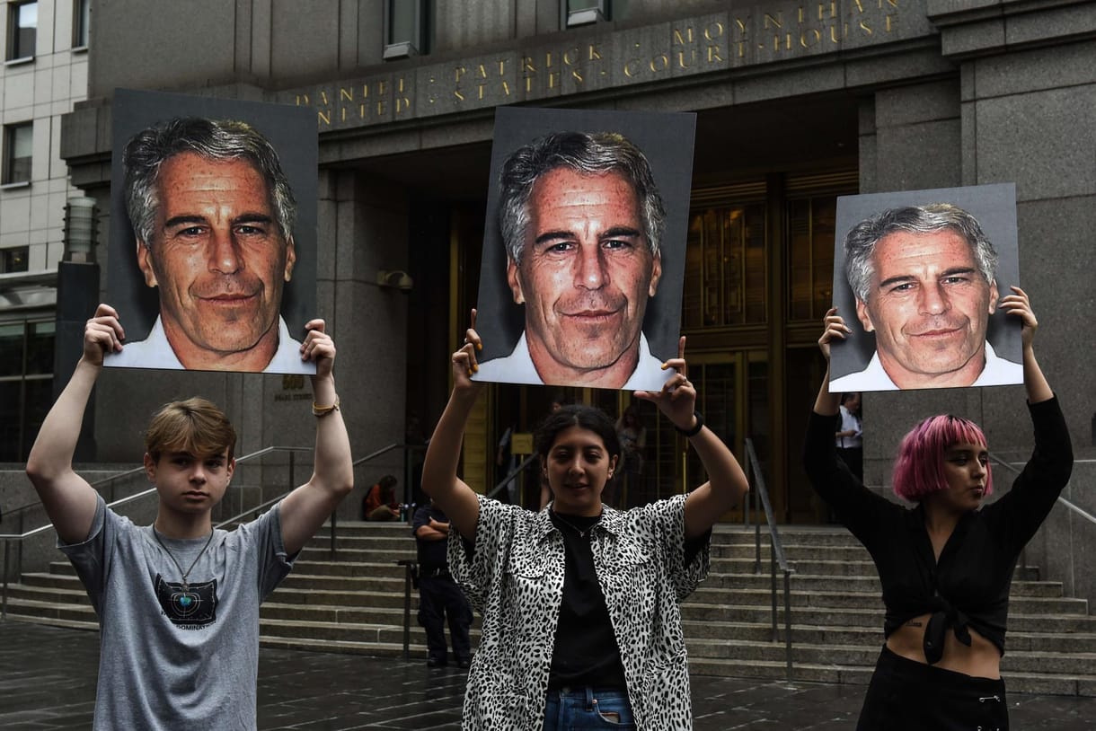 Jeffrey Epstein áldozatai megállapodtak a JPMorgannel, amely éveken keresztül kiszolgálta az ismert szexuális ragadozót