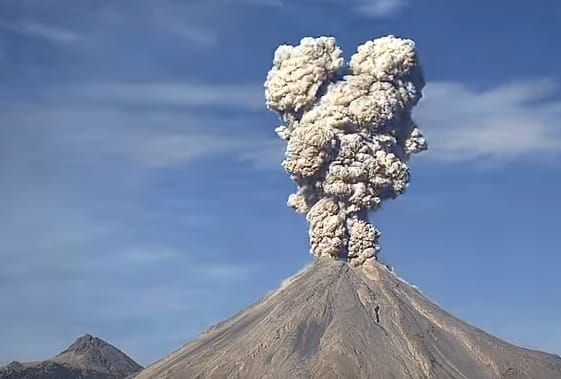 Kitörhet egy atomerőmű közelében lévő vulkán Japánban