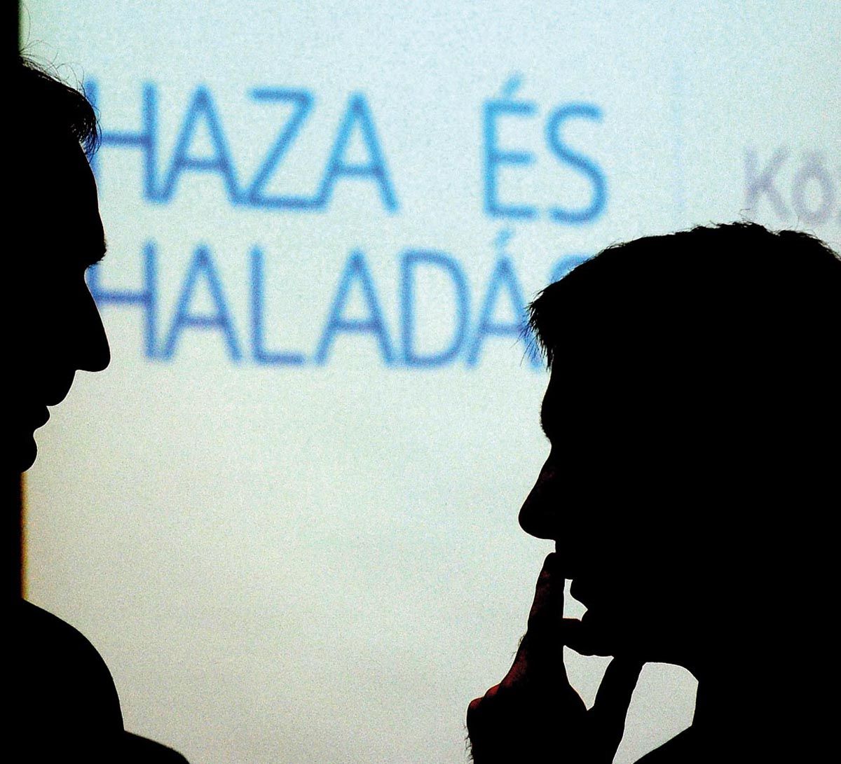 Oszkó: marad a recesszió 2013-ban is
