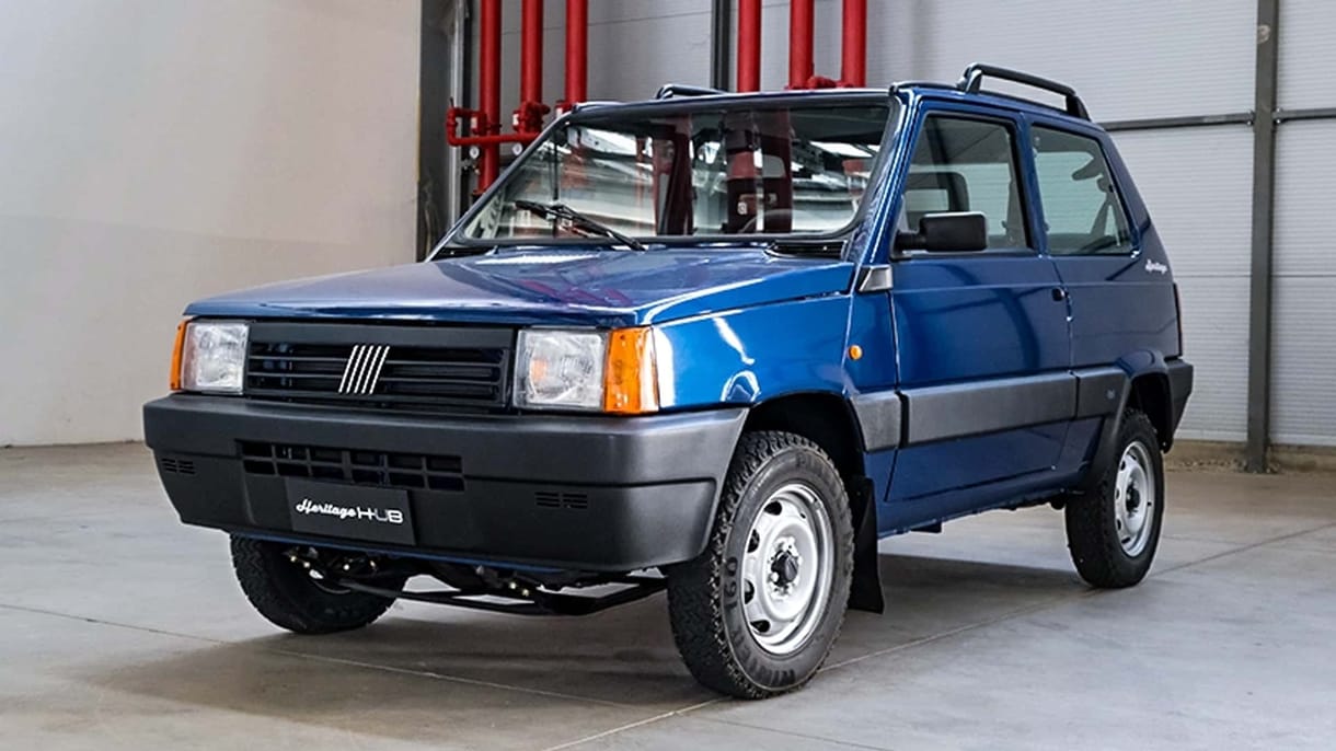 Csak a Fiat-gyárban használták ezt az eladáshoz restaurált Panda 4x4-et
