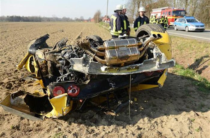 Így kell megsemmisíteni egy Ferrari F355-öst - fotók