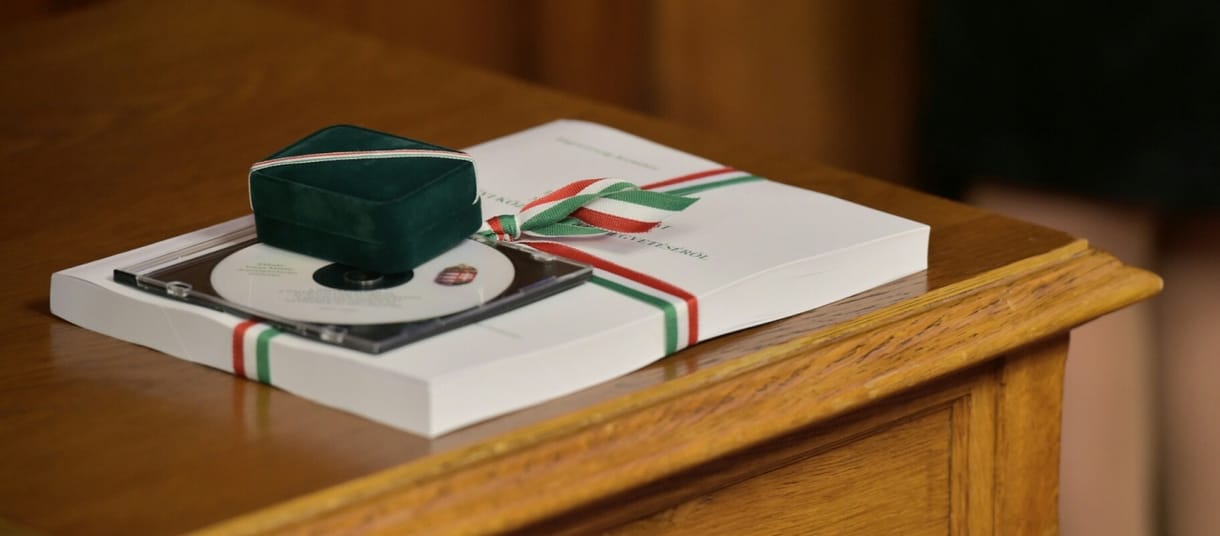 19 törvényjavaslatot terjesztett be az MSZP a demokrácia helyreállítása érdekében