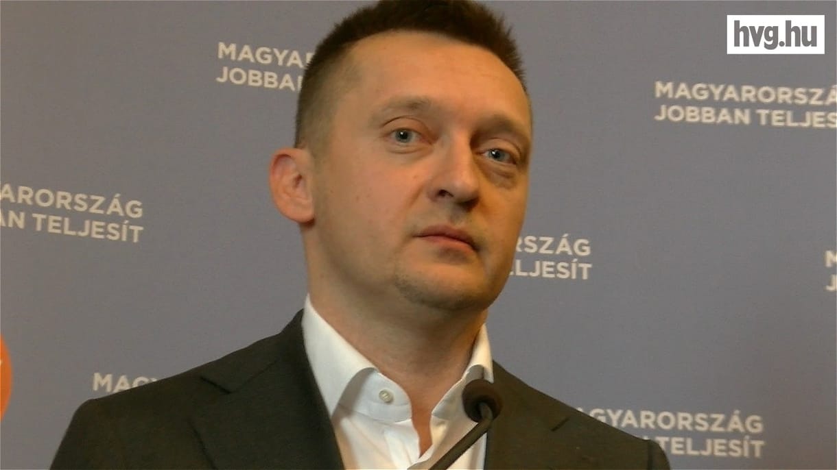 Így számoltatnák el a brókereket Rogánék