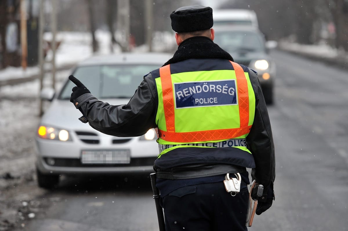 19-re húzott lapot a veszprémi autós, de nem jött be a számítása