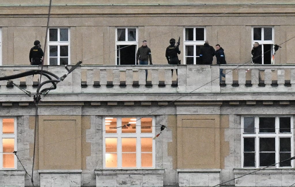 Cseh rendőrségi szakértő: Nem a fegyvertartást kell korlátozni, hanem fel kell készíteni az embereket a hasonló fenyegetések ellen