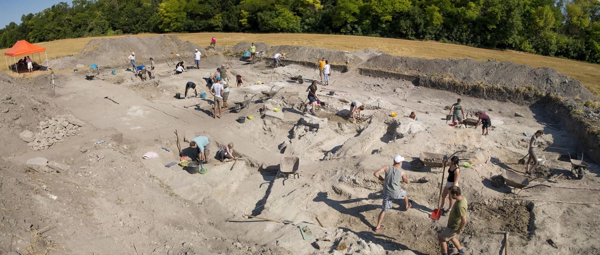 Megtalálták az egykori légiótábor kapuját Komáromban