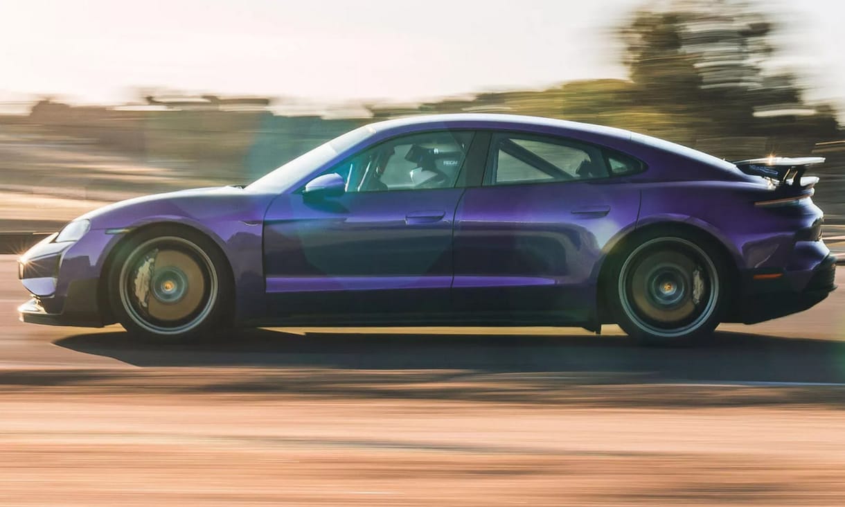 100 millió forint felett nyit Magyarországon az 1000 lóerőnél jóval erősebb új Porsche