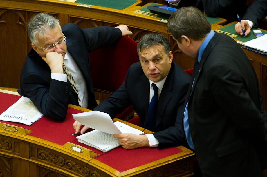MSZP: Orbánék az irányváltás reményét is 