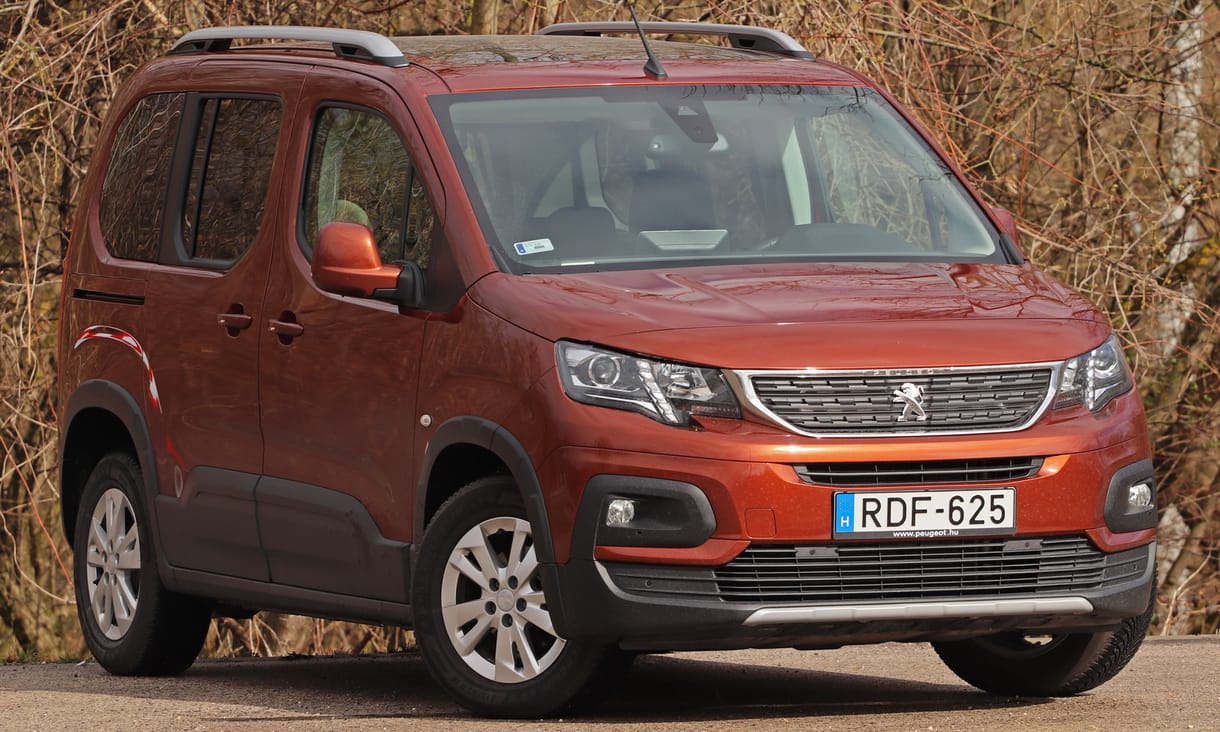 Mindent bele: teszten a térbajnok családi autó, a Peugeot Rifter