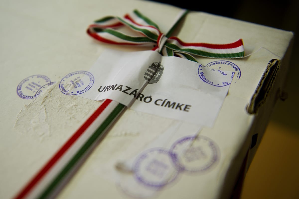 Századvég: a Fidesz belehúzott, az MSZP stabil