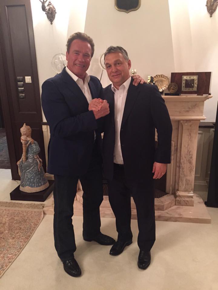 Orbán Schwarzeneggerrel közös képet posztolt - fotó