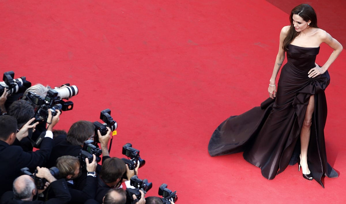 Miért nincsenek Angelina Jolie-nak barátnői?