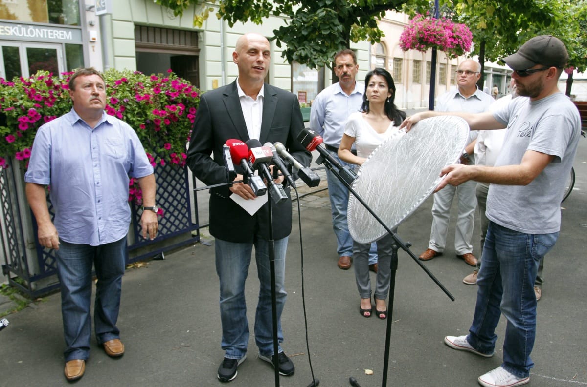 „Akár egy kocsmában is” – pár hét alatt fogják felrázni az MSZP-t?
