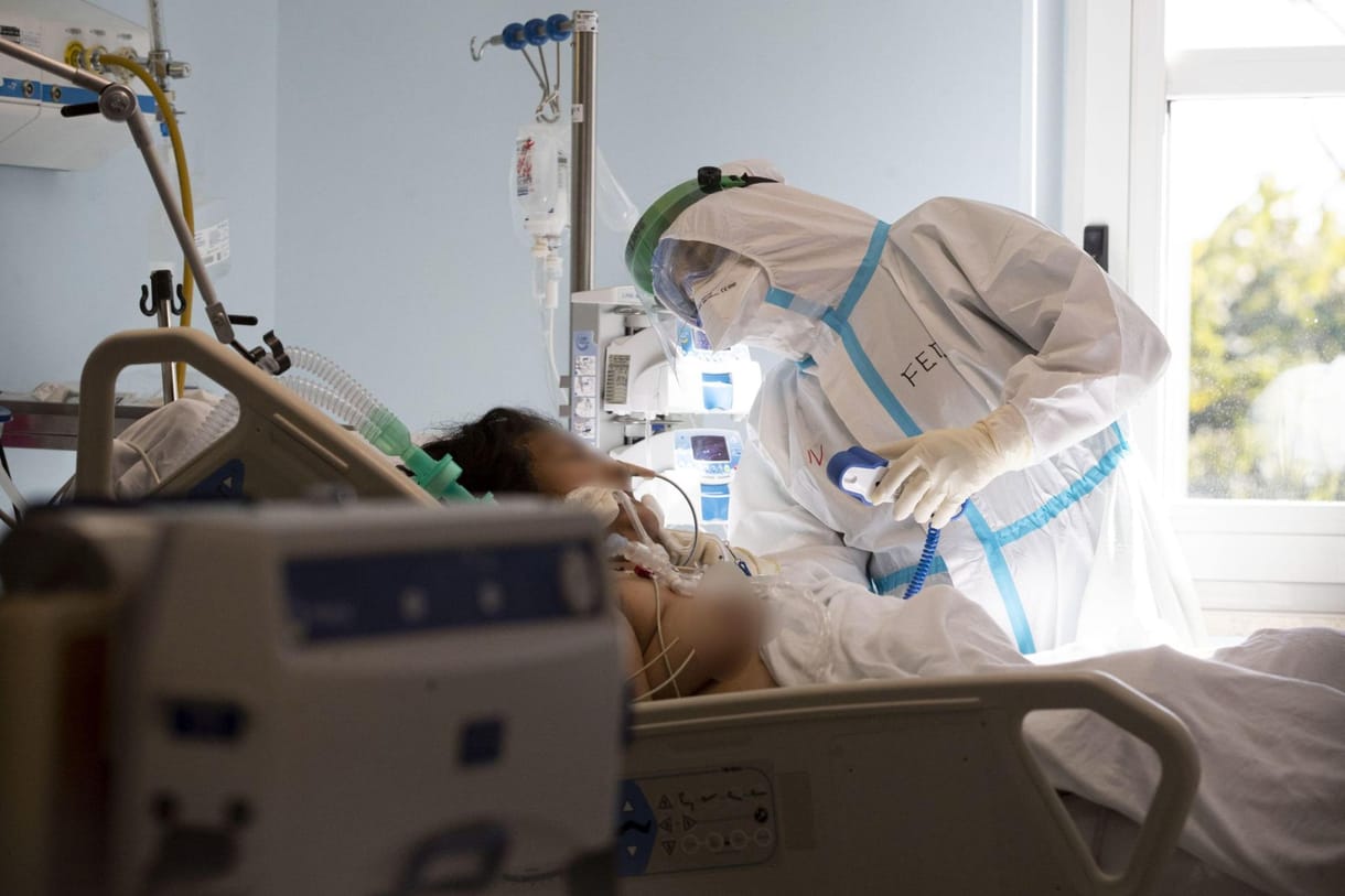 A Markusovszky főigazgatója szerint minden lélegeztetést igénylő beteget lélegeztetőgépre tettek