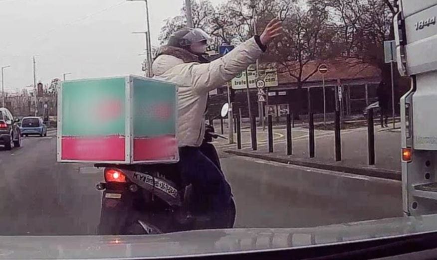 Videó: Nem csak a szabálytalan sofőrök, a jó fejek is megérdemlik, hogy sokan lássák őket 