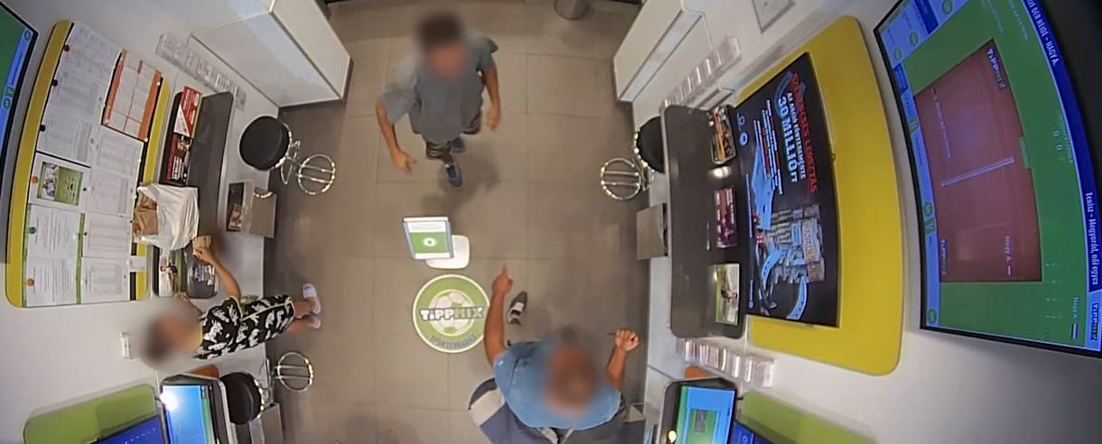 Késsel követelt pénzt egy lottózóban egy férfi Pesterzsébeten – videó