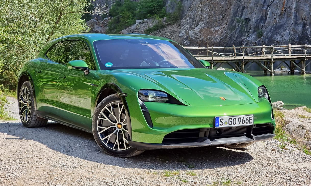 Végre egy 761 lóerős villanykombi: meghajtottuk a legújabb Porsche Taycant