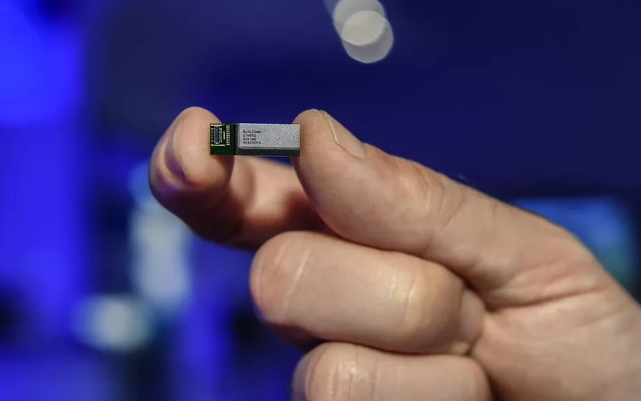 Váratlan fordulat: kibékült a Qualcomm és az Apple, miközben az Intel feladta az 5G modemchipet