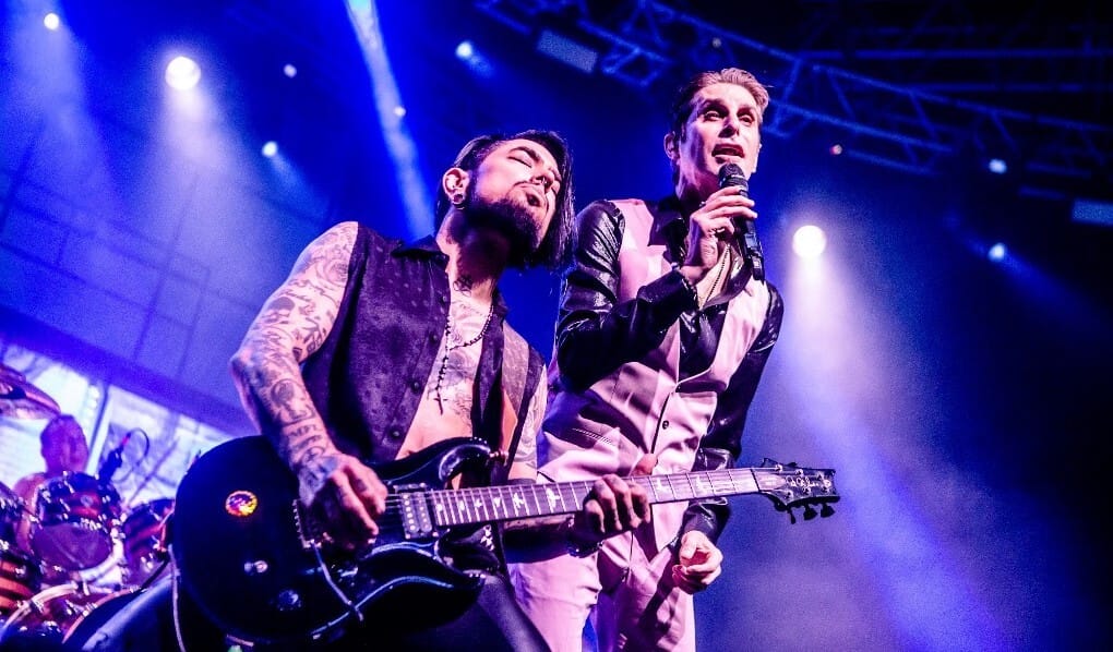 Az együttes tagjai összebalhéztak a színpadon, lefújták a Jane’s Addiction további koncertjeit