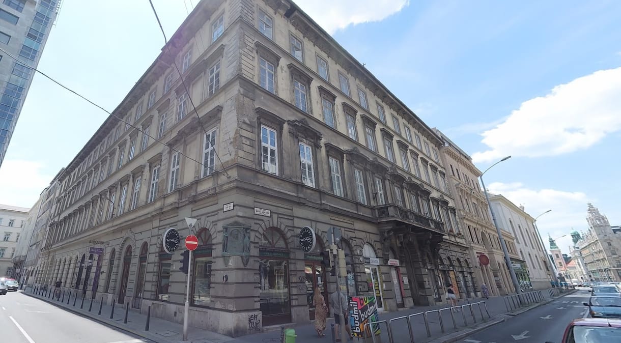 Megengedte a kormány, hogy tervpályázat nélkül építsék át Pest egyik legrégebbi házát