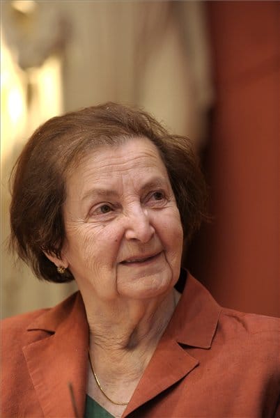 Meghalt Ormos Mária