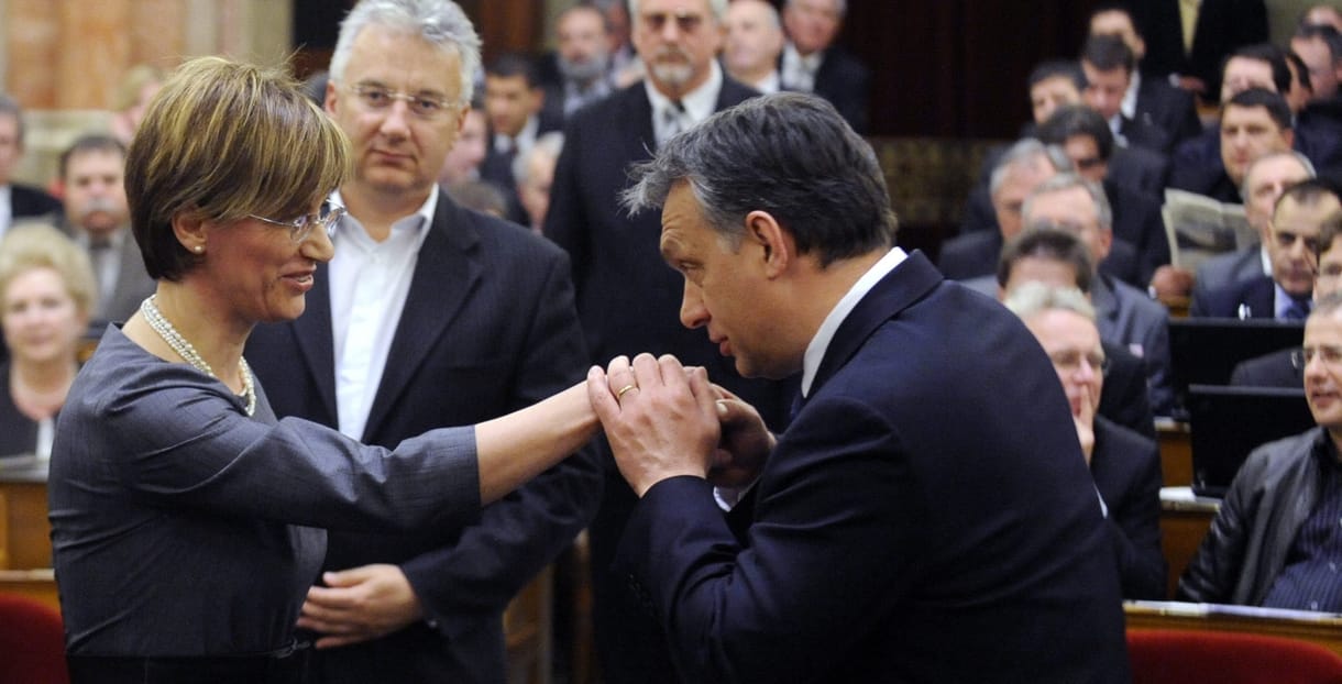  Lázár kapott egy kormánybiztost, meg egy jókora gyomrost Orbántól