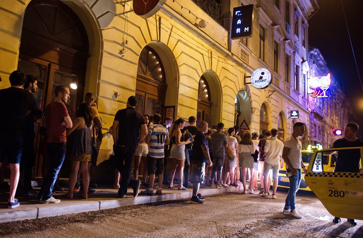 Hont: Ez a város egy távoli bolygó