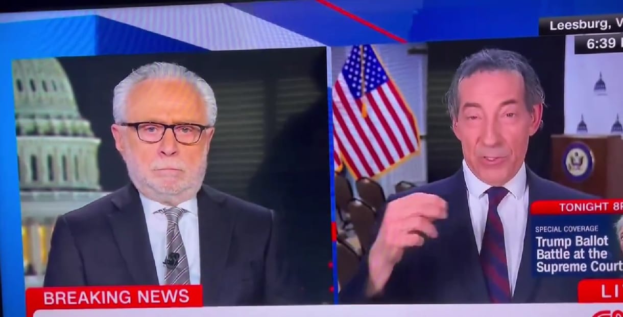 Élő adásban rosszul lett és öklendezni kezdett a CNN műsorvezetője – videó