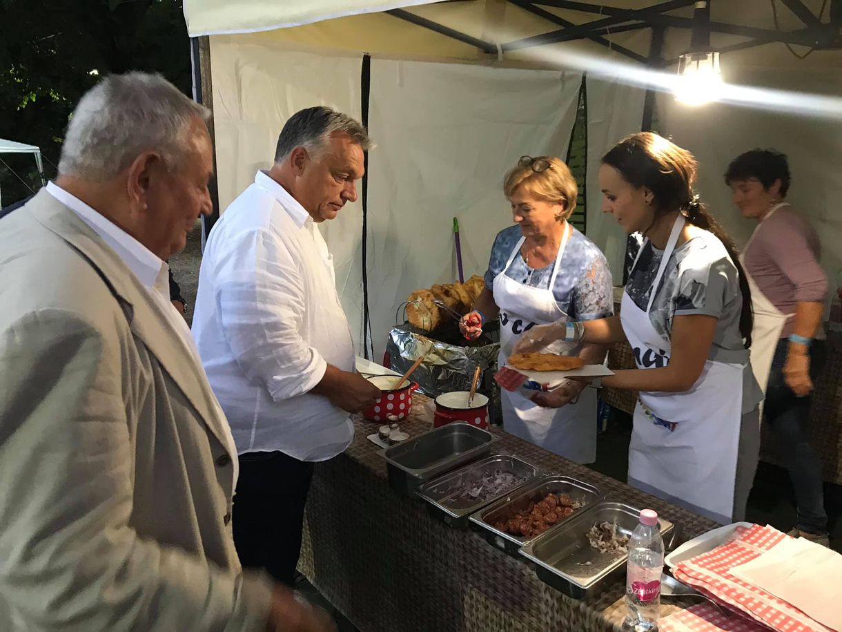 Viszlát, girosz és kürtőskalács: a főváros betiltotta a sütést az aluljárókban