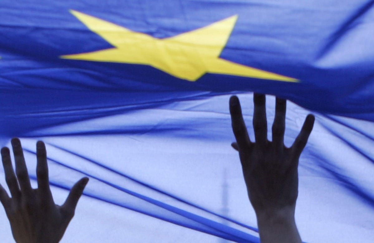 Újraalapítaná az EU-t Kertész Imre és Fischer Iván is