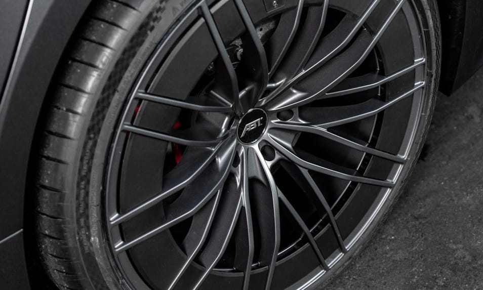Családi autó ez az új Audi RS7, de úgy gyorsul mint egy Lamborghini