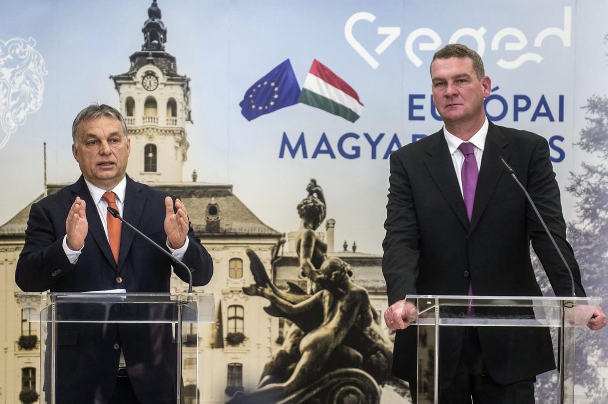 Janus-arcúan jótékonykodik a kormány Szegeddel