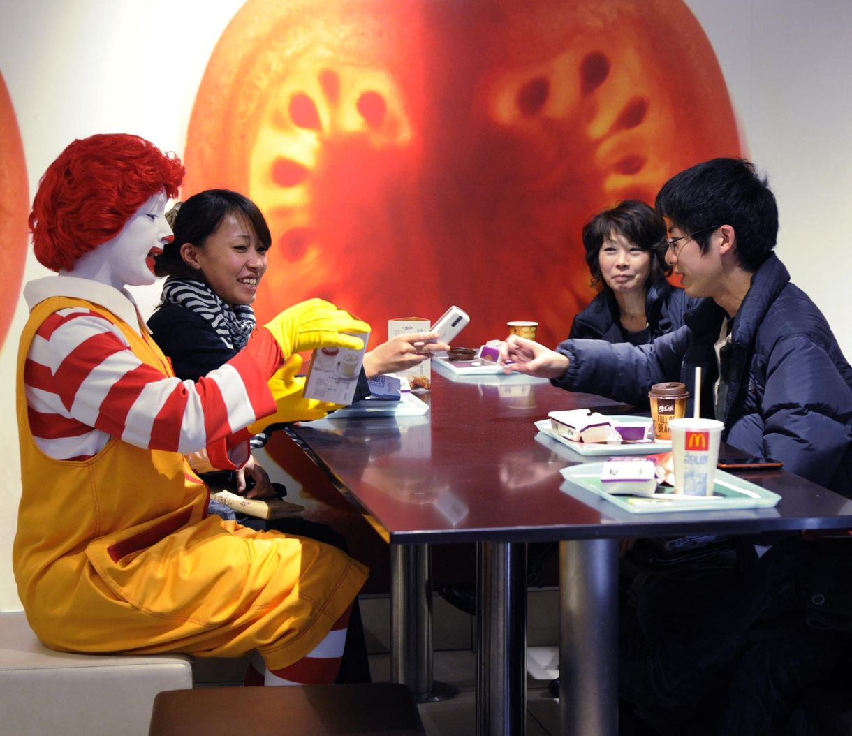 Három, krumplival teli repülőt küldenek a japán McDonald's megsegítésére
