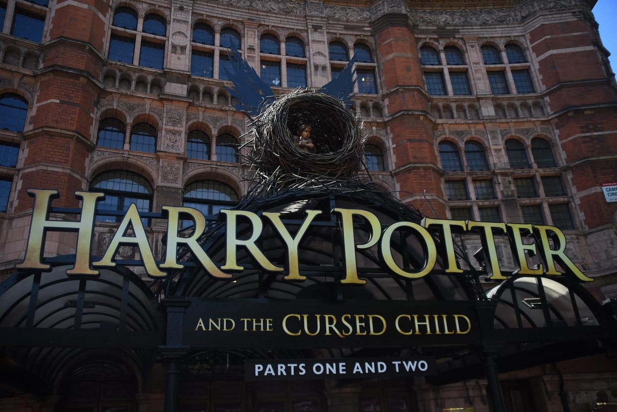 Filmre vinné a Harry Potter-történetek folytatását az első két film rendezője