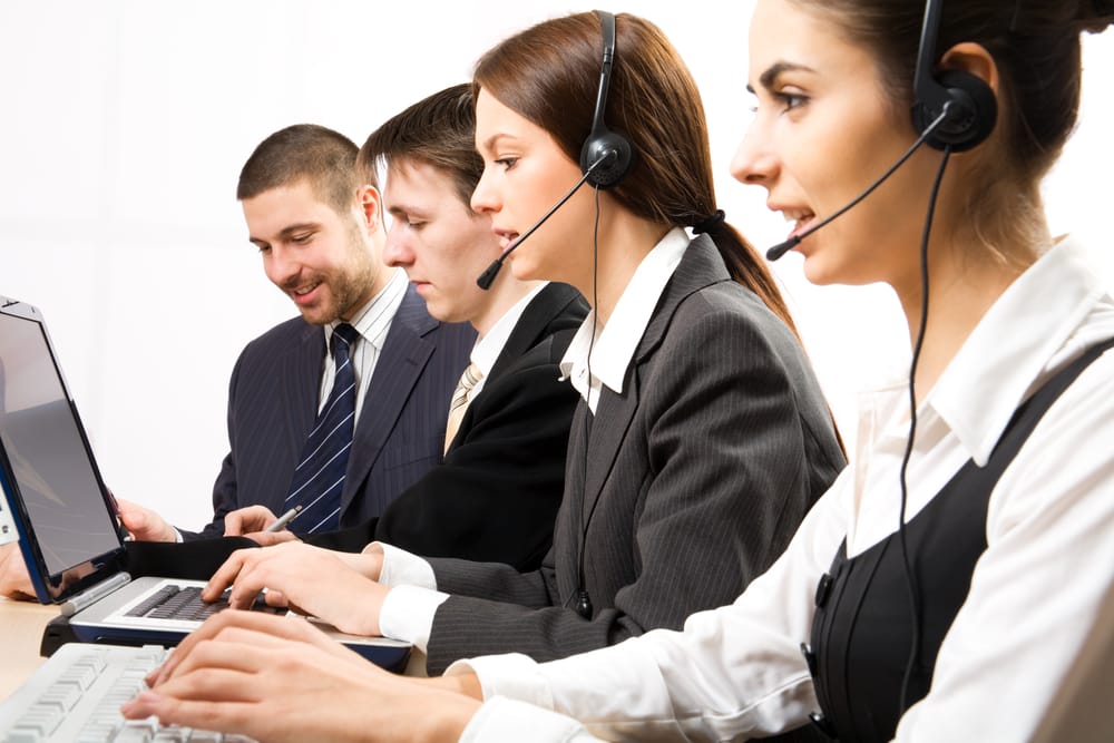 Telefonos robothadsereggel tolt ki egy szakember a csalókkal