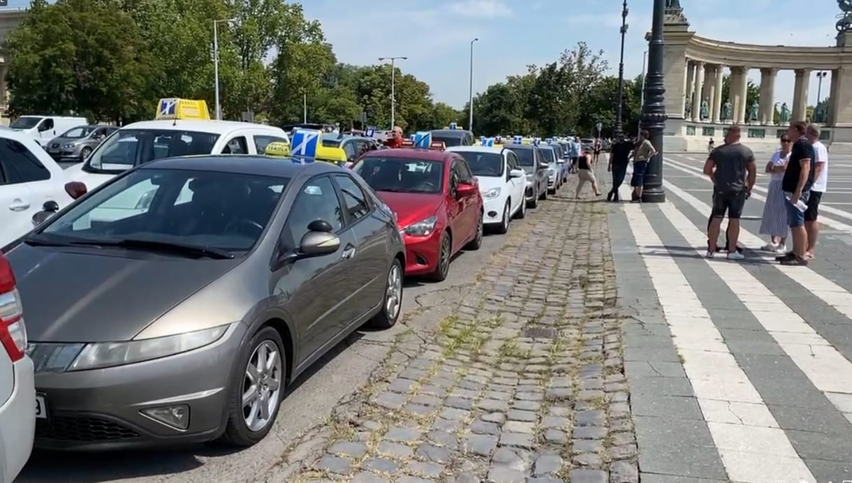 Harminc százalékkal drágulhat a jogosítvány a kata módosítása miatt