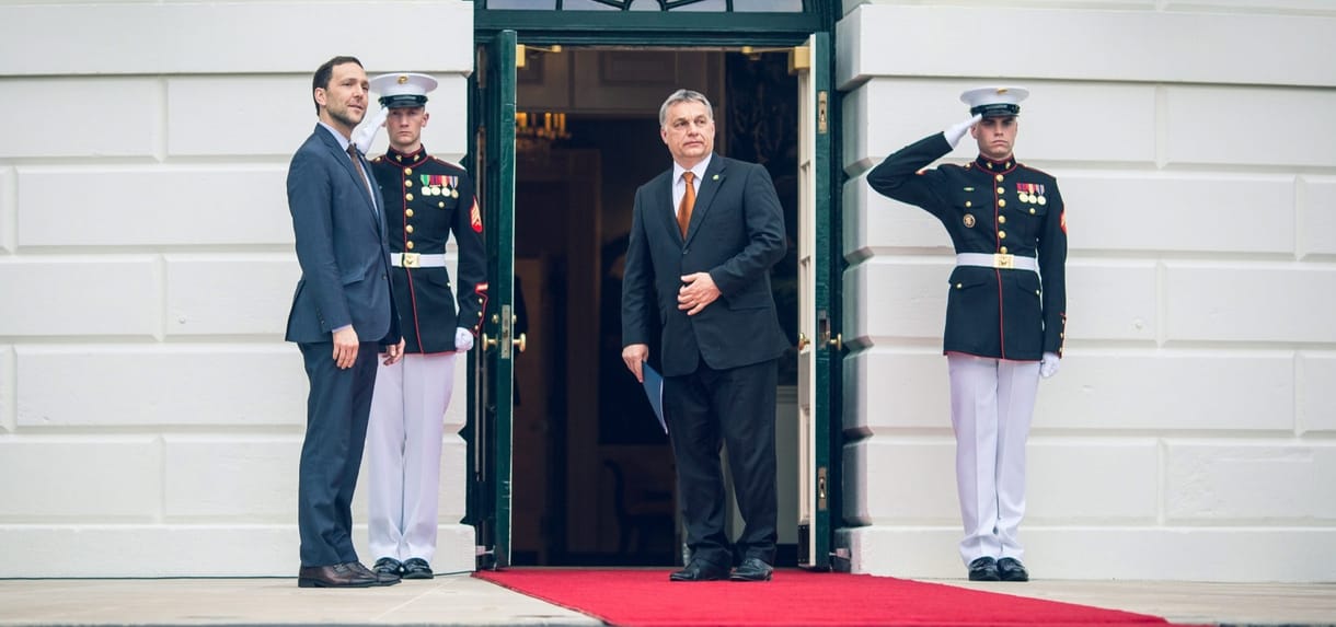 Orbán túllőtt a célon, most hiába várja Trump meghívóját