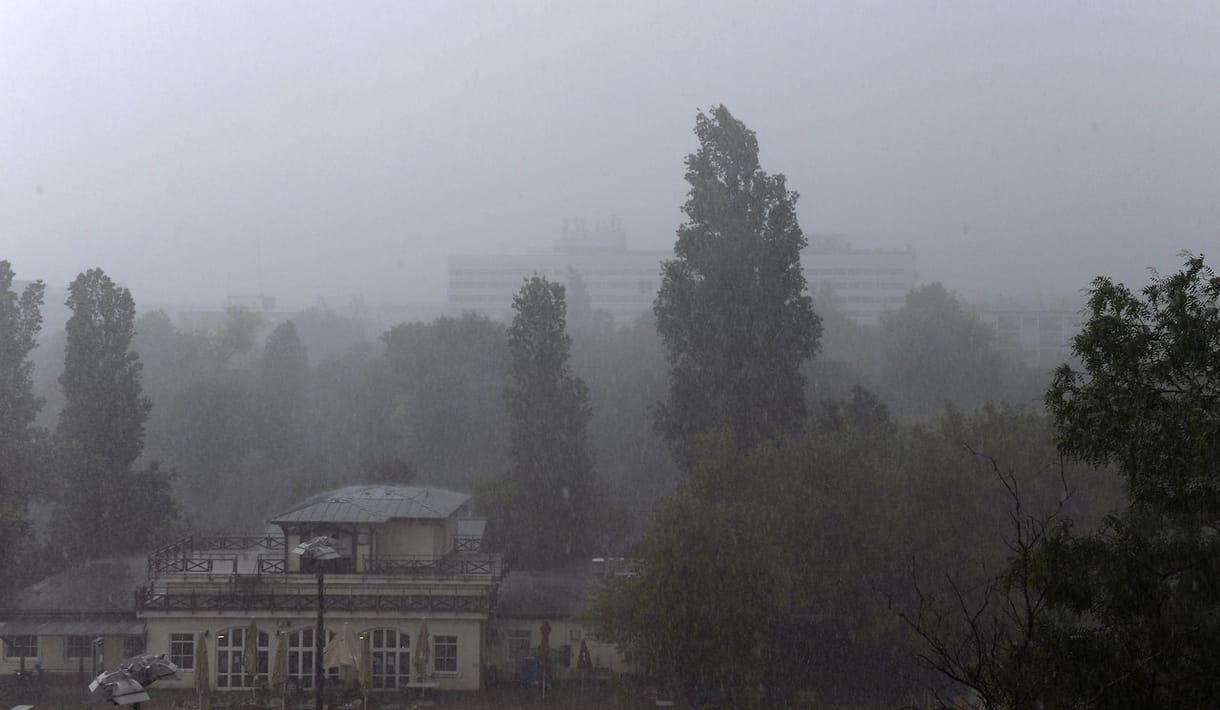 Vihar: csak Budapesten 350 helyre hívták a tűzoltókat