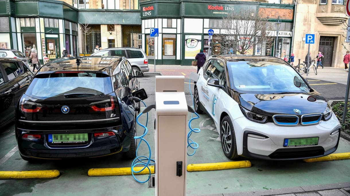 Százból még mindig csak kicsit több mint két új autó elektromos a világon