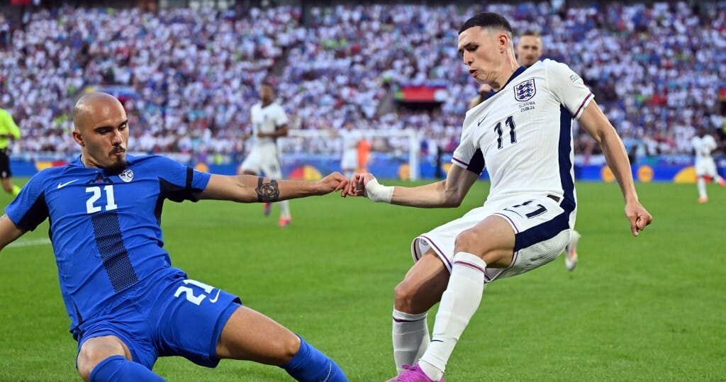 Kiderült, miért utazott haza egy napra a foci-Eb-ről Phil Foden