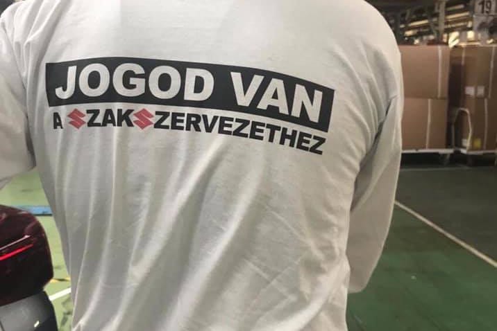 Lökdösték őket, megpróbálták megakadályozni, hogy az MSZP-sek a Suzuki-gyárnál tüntessenek