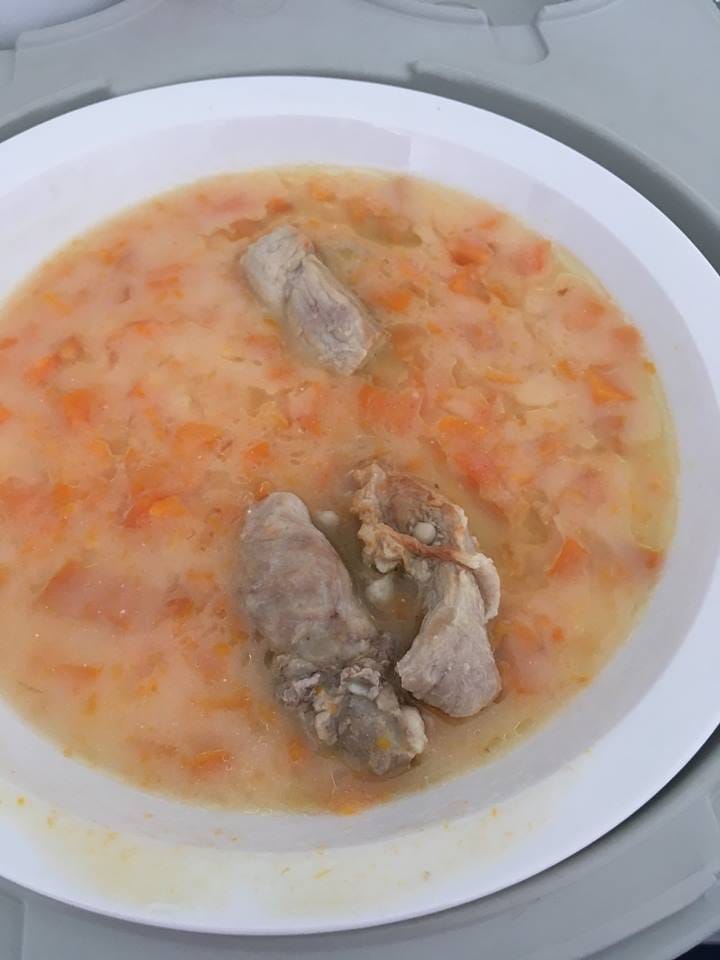 Talléros kenősajt, szárazkenyérel jöhet? Döbbenetes fotók gyűlnek a kórházi kosztról