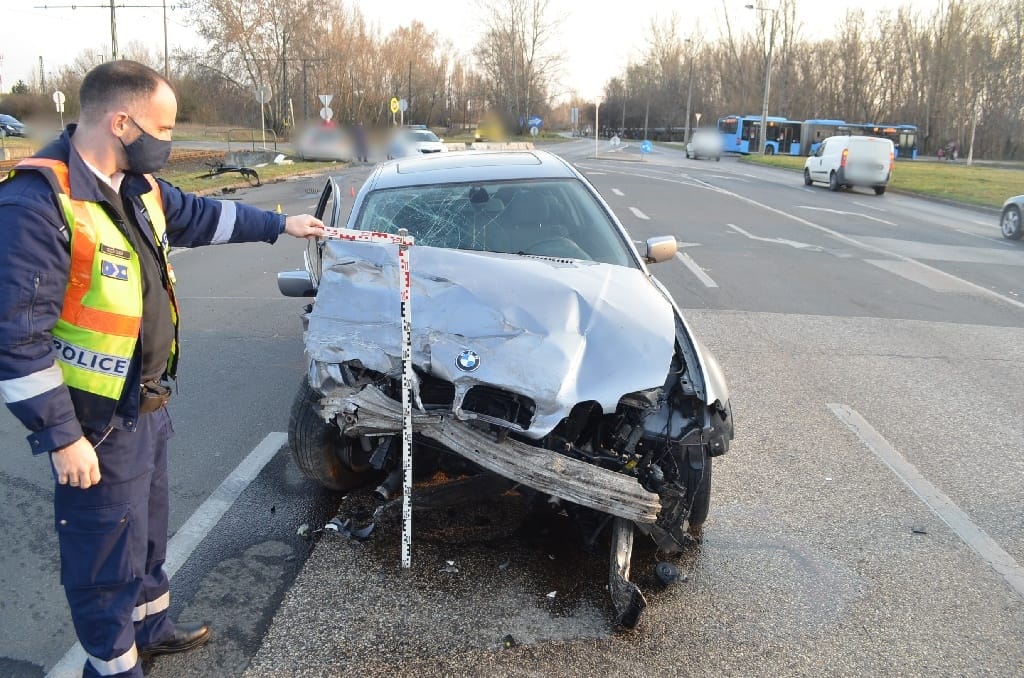 Mennyibe kerül a legnépszerűbb autók kötelező biztosítása?