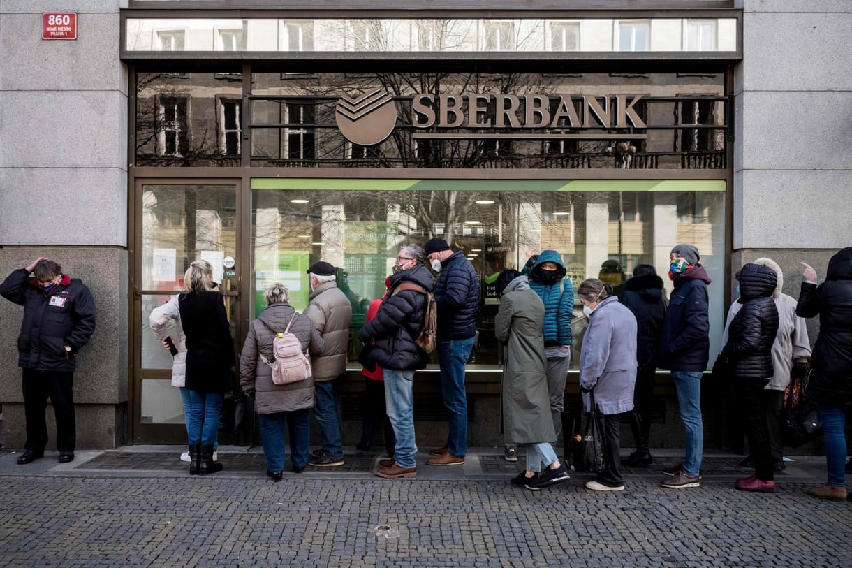 RTL: Nagyjából háromezer Sberbankos ügyfél kártalanítása késik