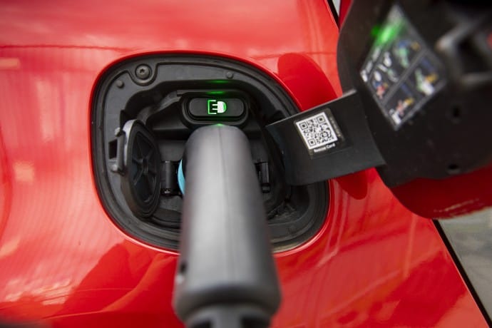 Küszöbön a NASA akkumulátora, 15 perc alatt lehetne teljesen feltölteni egy elektromos autót