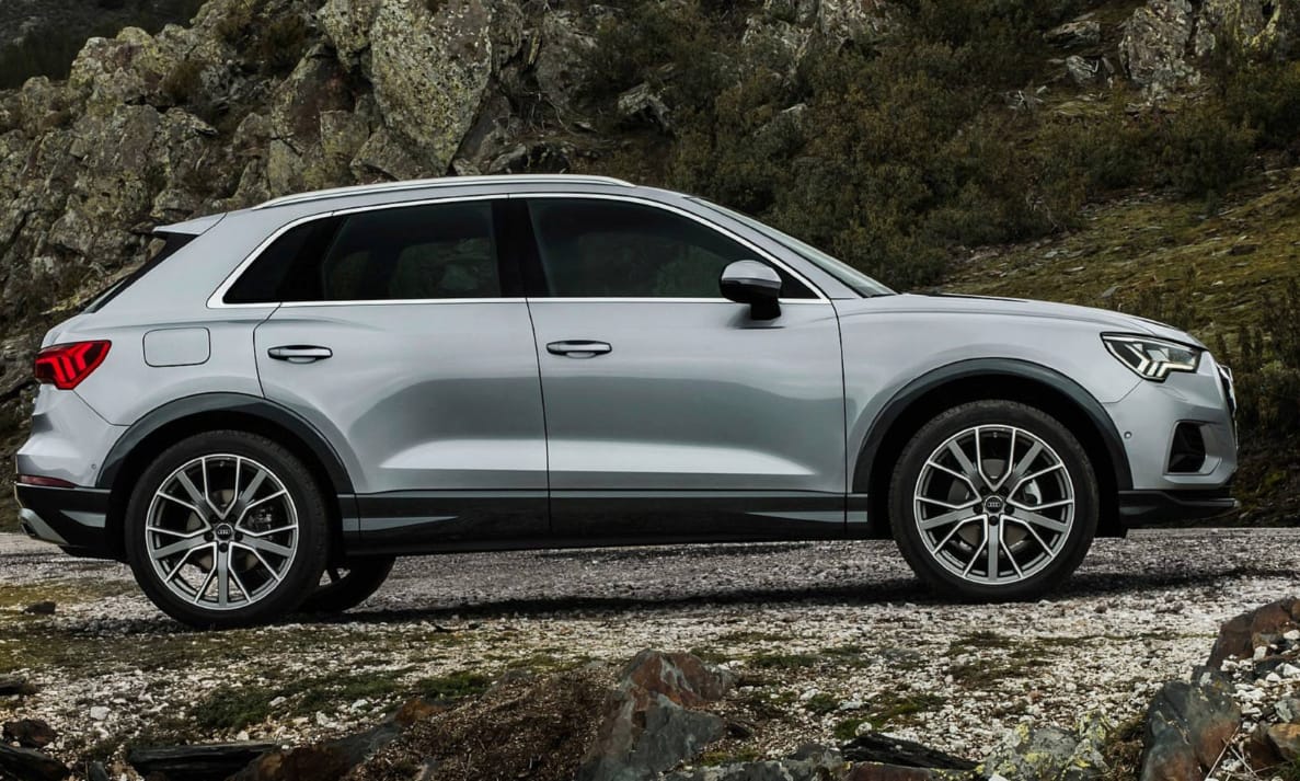 Kémfotókon a Győrben készülő 400 lóerős Audi RS Q3